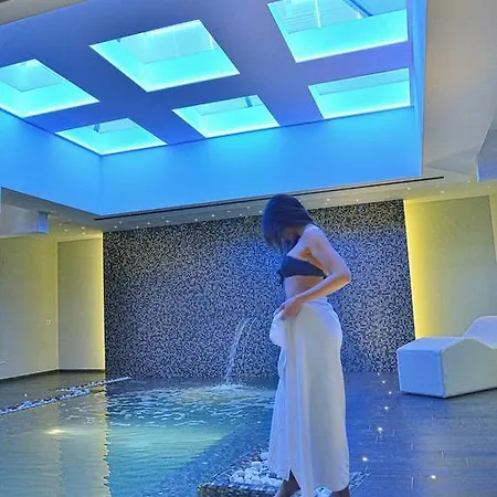 德优利维酒店 费兰迪纳